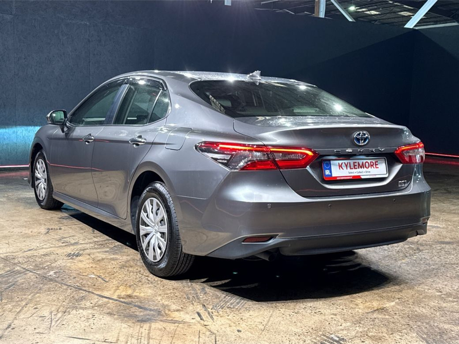 2022 Toyota Camry - image 5
