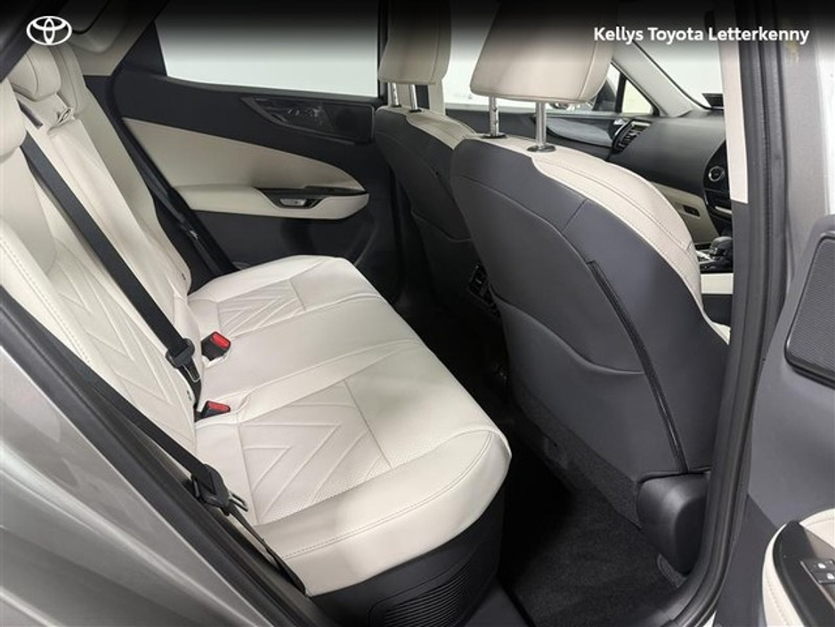 2025 Lexus NX 450 h+ - image 10