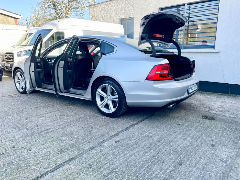 2020 Volvo S90 - image 28