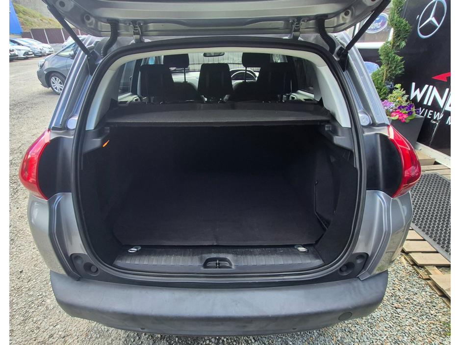 2018 Peugeot 2008 - image 11