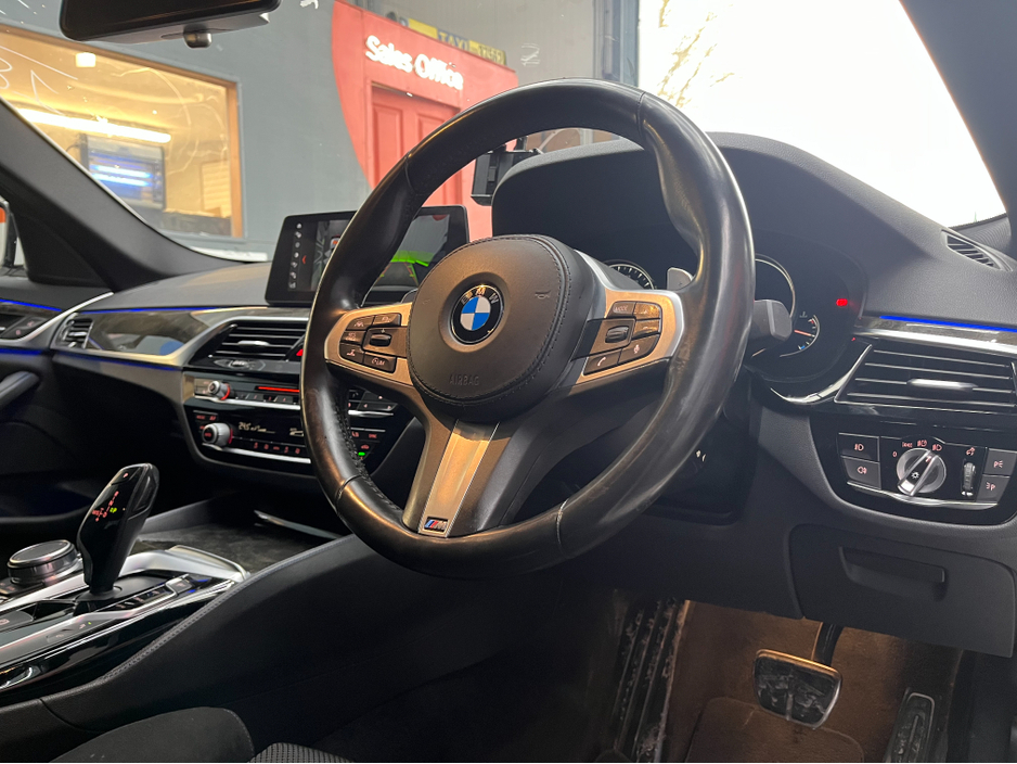 2018 BMW 5 Series - image 12