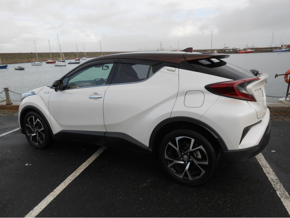 2019 Toyota C-HR Sport Hybrid €21,995
