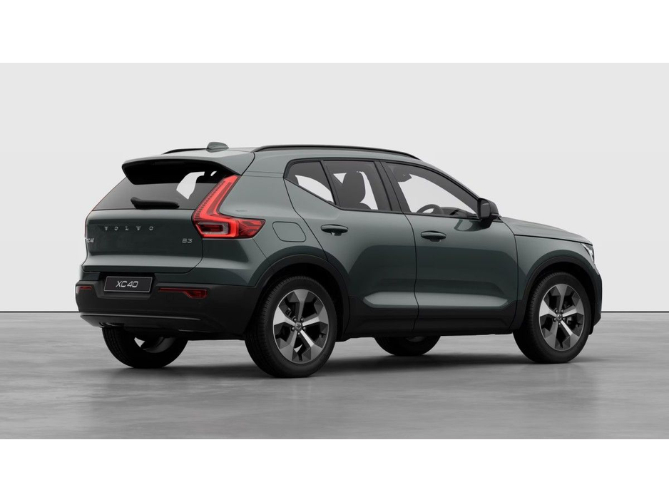 2026 Volvo XC40 - image 6