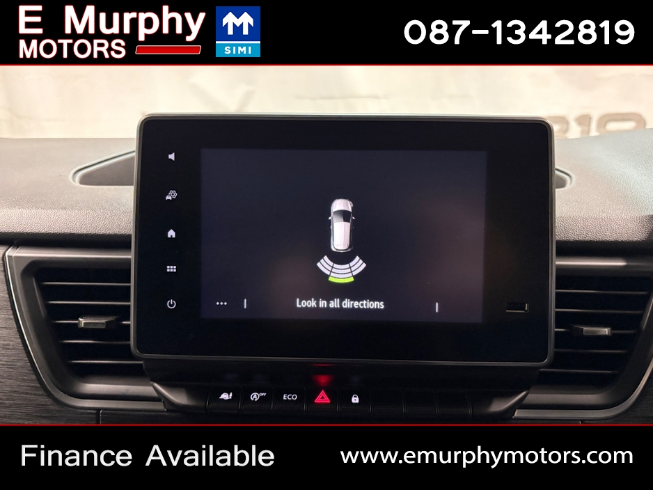 2023 Renault Trafic - image 14