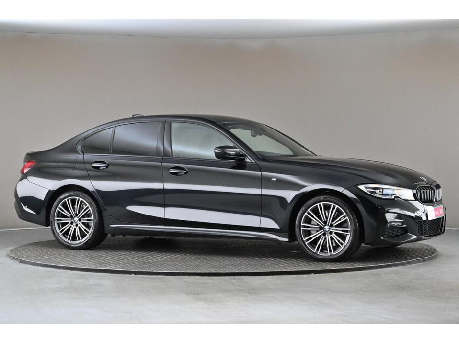 2021 BMW 3 Series - image 12