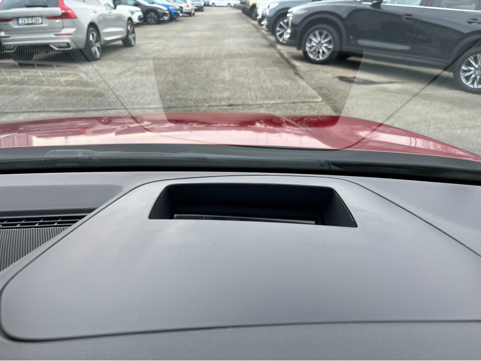 2022 Volkswagen Golf - image 26