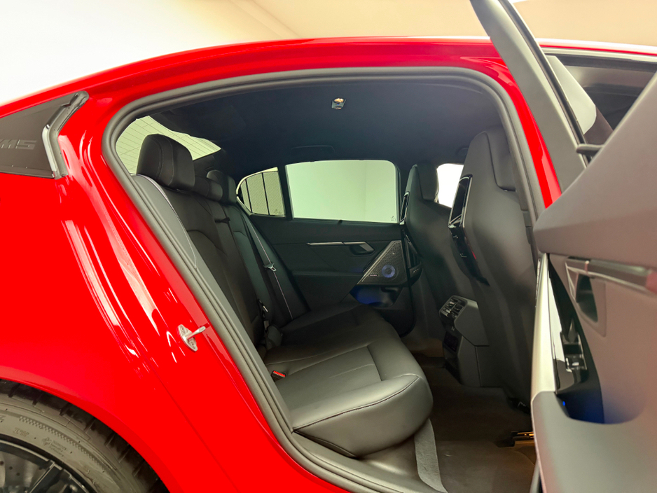 2025 BMW M5 M5 4.4 727HP INDV ROSSO CORSA €139,990