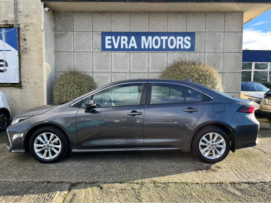 2024 Toyota Corolla SALOON LUNA HYBIRD AUTOMATIC 1.8 PETROL //REVERSE CAMERA// €27,950