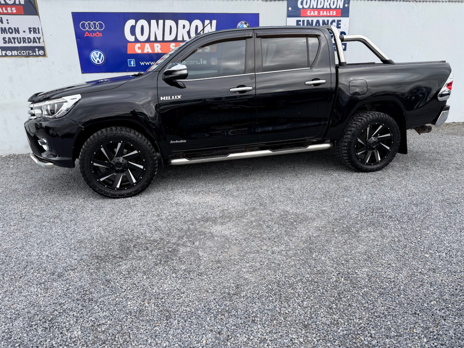 2016 Toyota Hilux - image 2