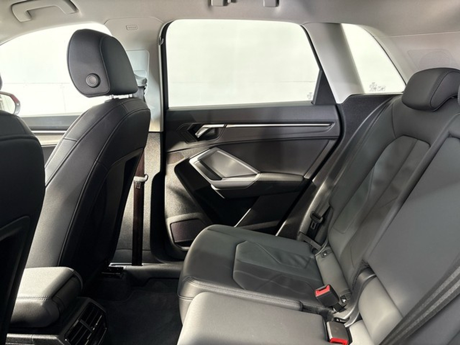 2025 Audi Q3 - image 7