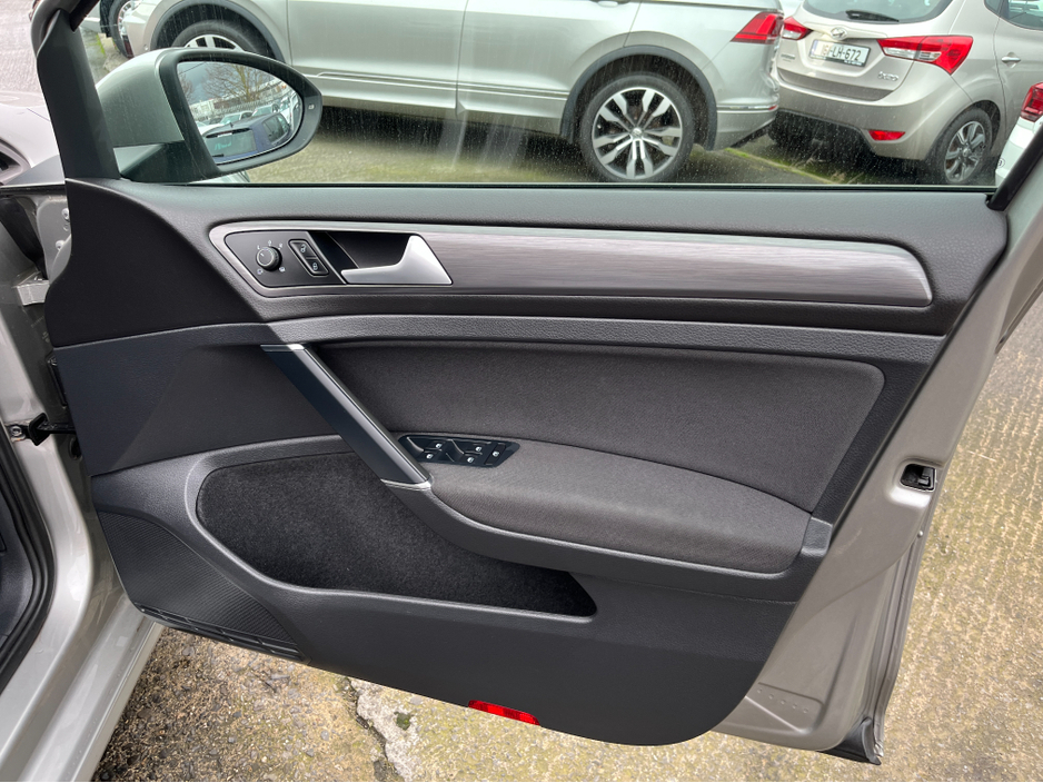 2020 Volkswagen Golf COMFORTLINE AUTOMATIC 1.2 PETROL //ONLY 7348 MILES//REVERSE CAMERA//KEYLESS ENTRY//ADAPTIVE CRUISE CONTROL//BLIND SPOT WARNING// €21,950