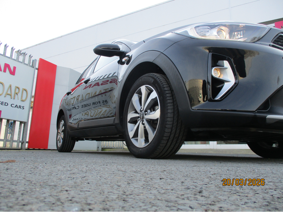 2023 Kia Stonic - image 4