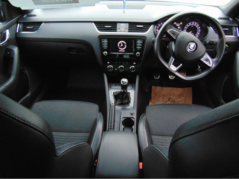 2016 Skoda Octavia - image 12