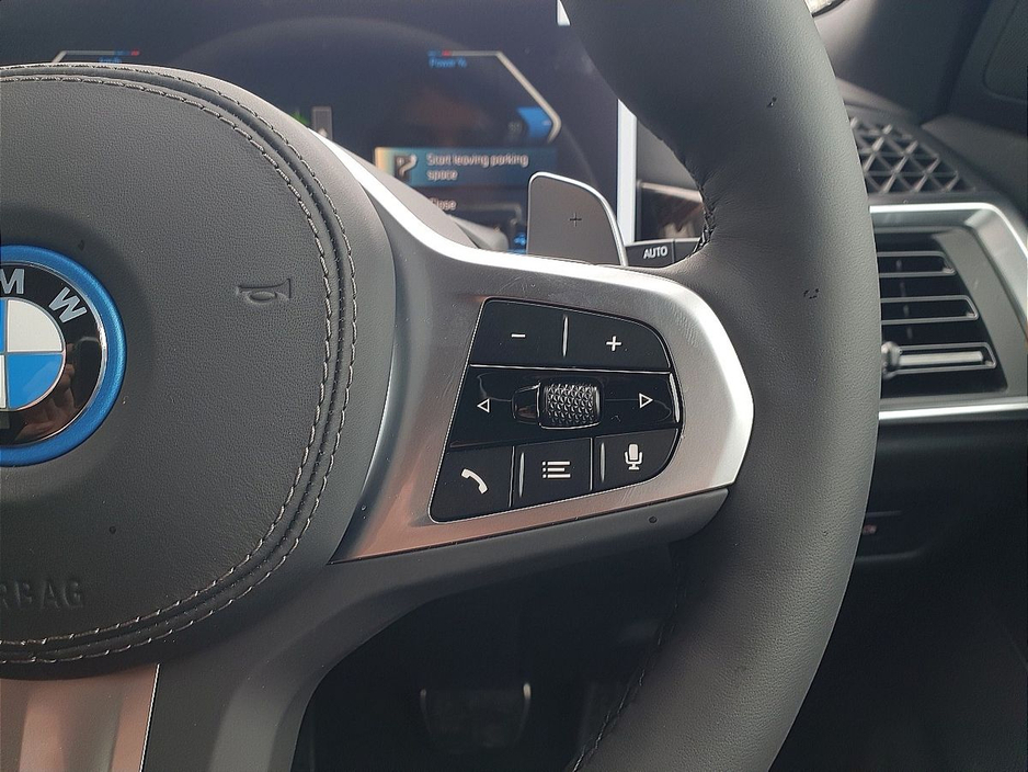 2026 BMW X5 - image 18