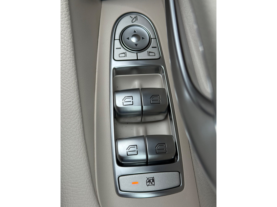 2022 Mercedes-Benz E Class - image 26