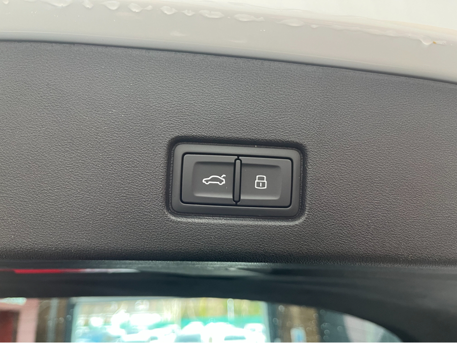 2023 Audi Q4 e-tron - image 8