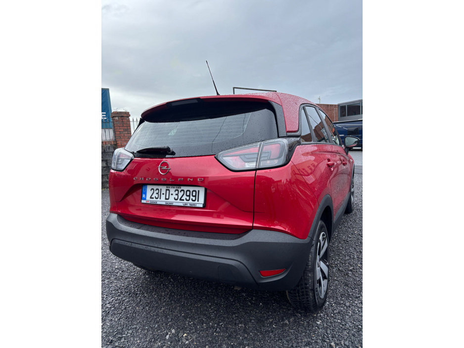 2023 Opel Crossland X  €15,000