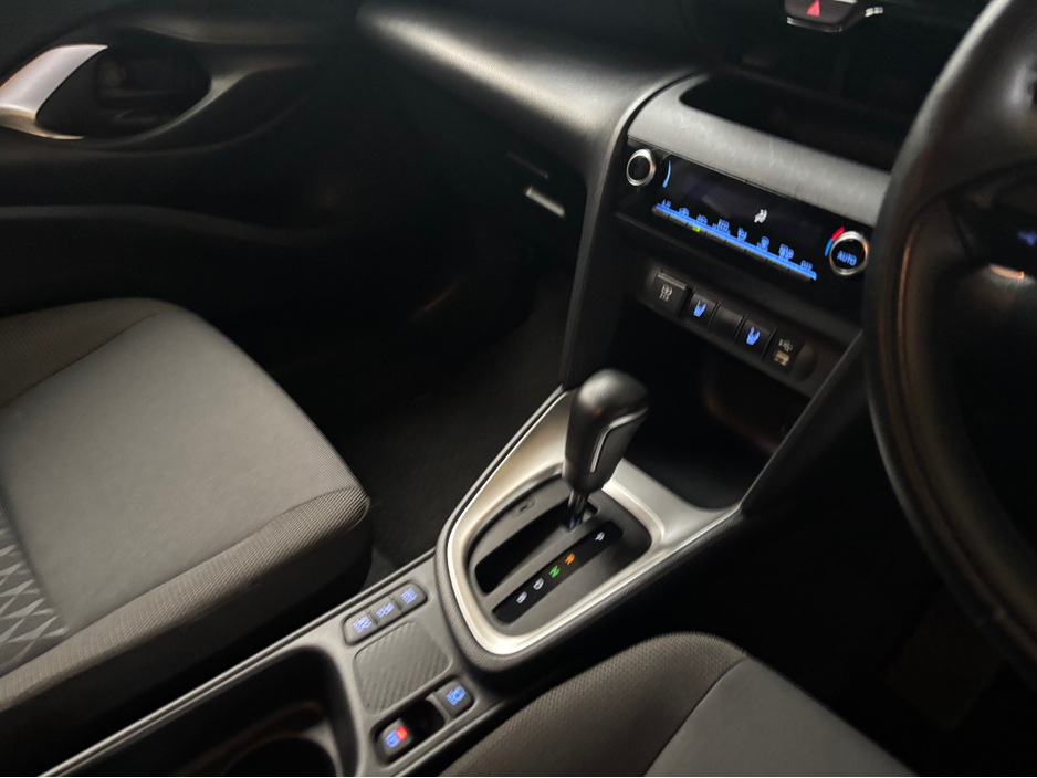 2021 Toyota Yaris Cross 1.5 Hybrid Automatic Only 68000 kms €21,499