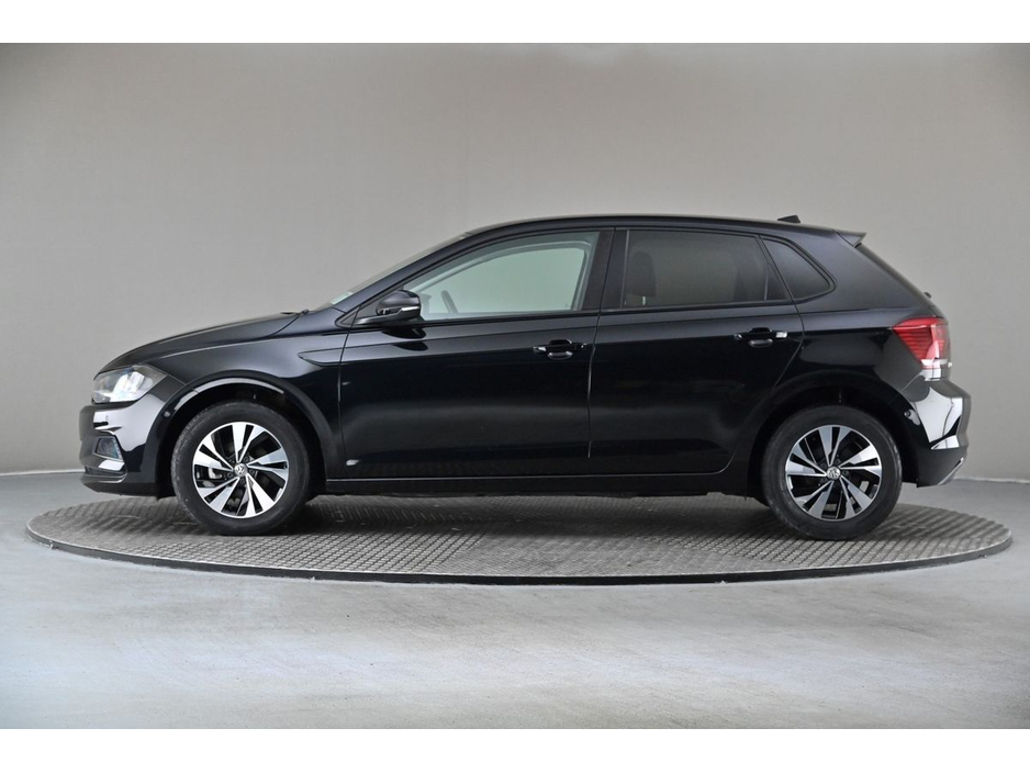 2018 Volkswagen Polo - image 5