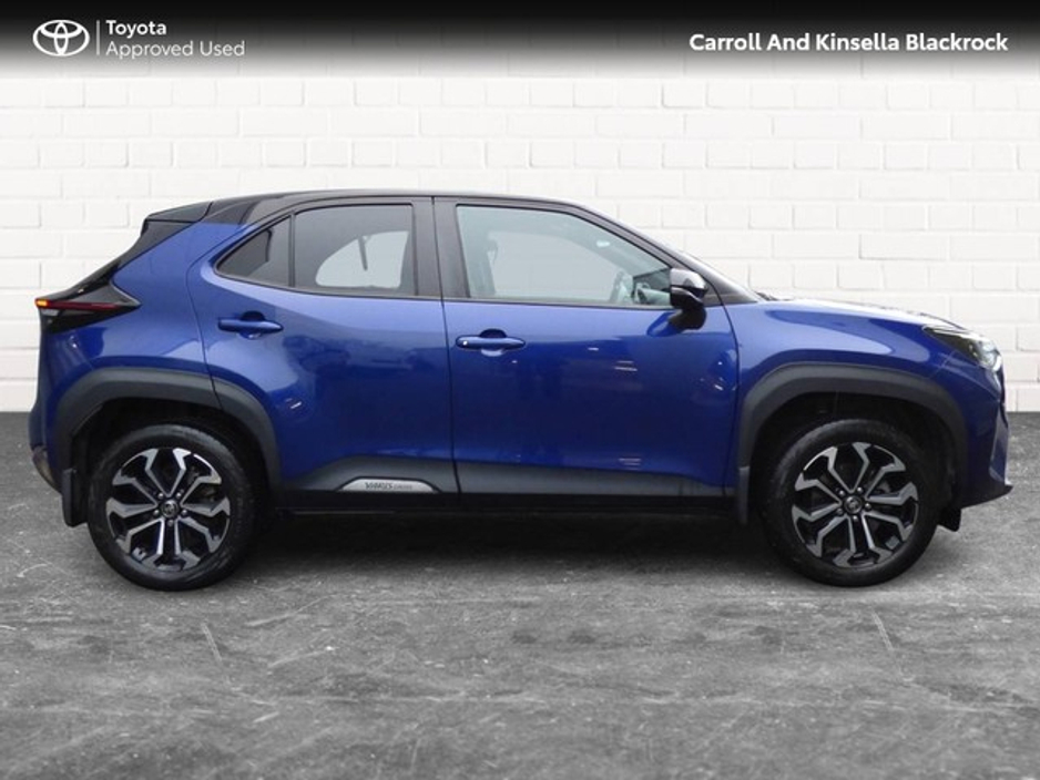 2022 Toyota Yaris Cross Hybrid Luna Sport €27,950