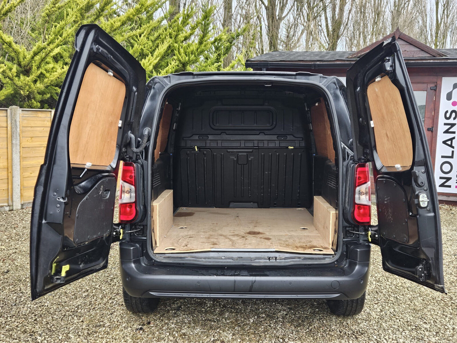 2023 Peugeot Partner - image 26