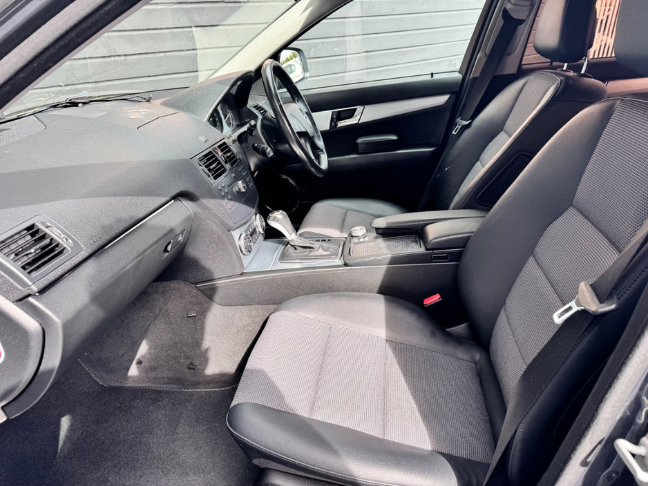 2008 Mercedes-Benz C Class - image 9