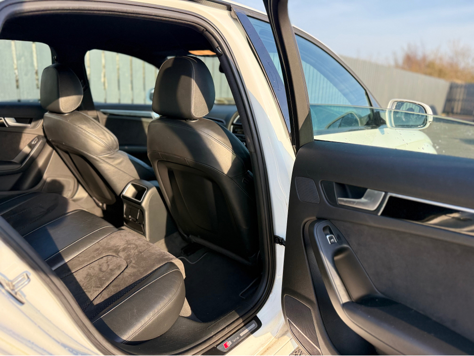 2014 Audi A4 - image 7