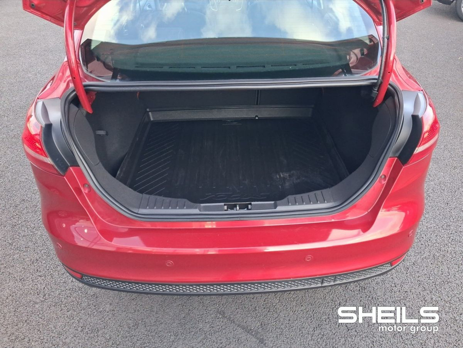 2017 Ford Focus - image 9