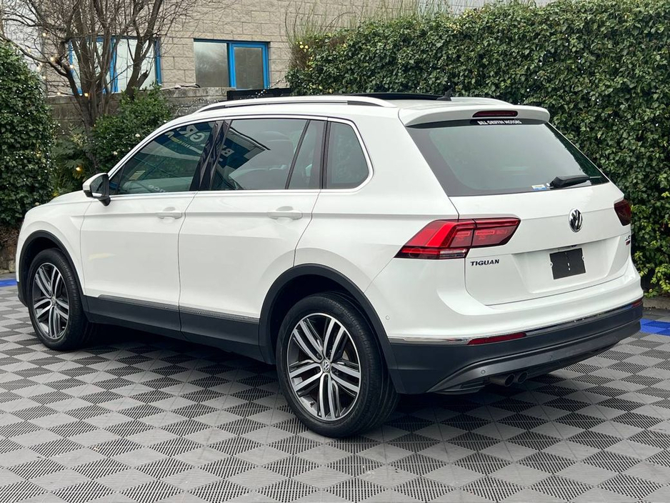 2020 Volkswagen Tiguan HIGHLINE 4MOTION 2.0 TDI // OPENING PAN ROOF // DIAMOND CUT ALLOYS // LEATHER HEATED SEATS €32,950
