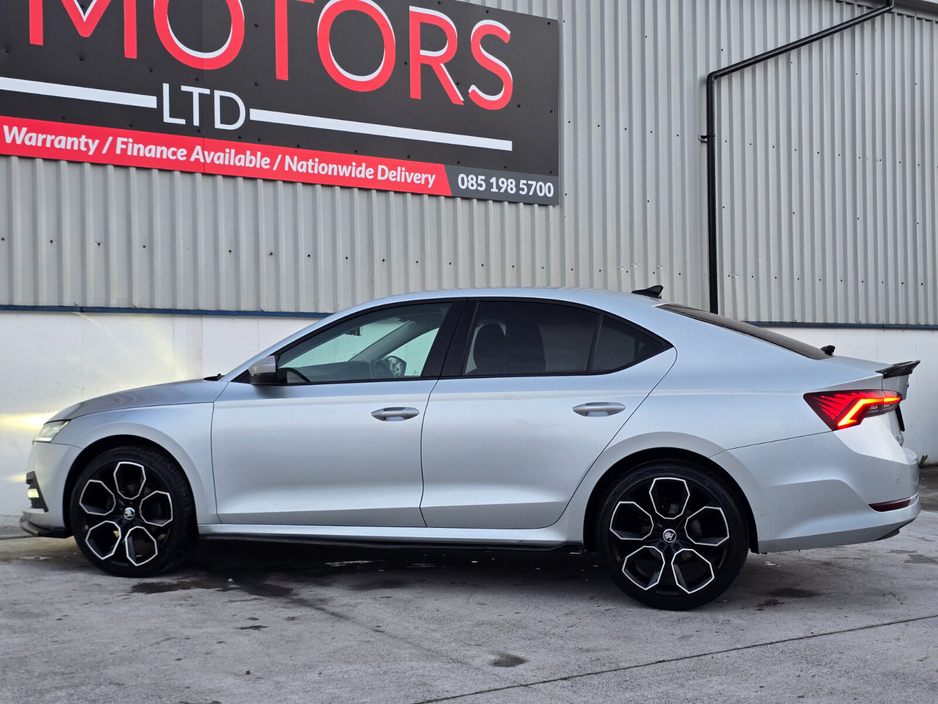 2022 Skoda Octavia - image 15