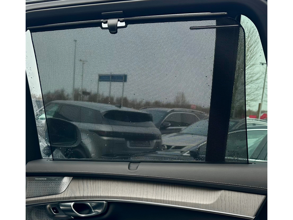 2025 Volvo XC90 - image 24