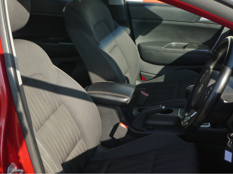 2016 Kia Sportage - image 12