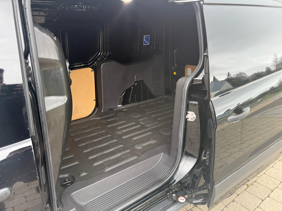 2018 Ford Transit Connect - image 18