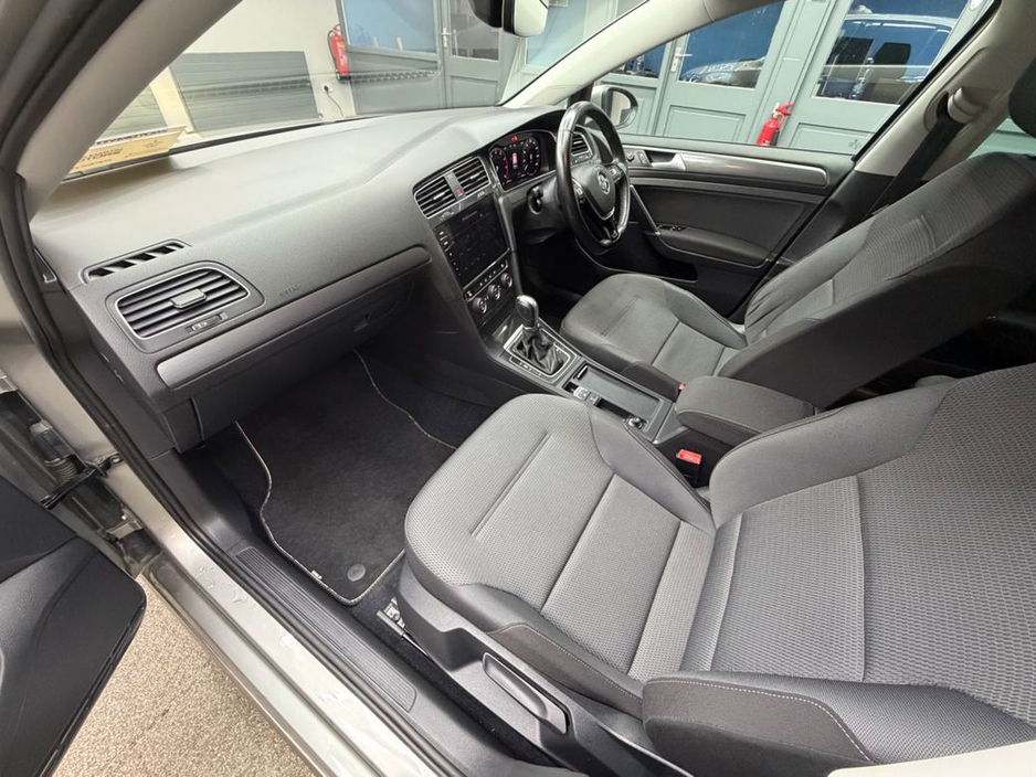 2018 Volkswagen Golf - image 24