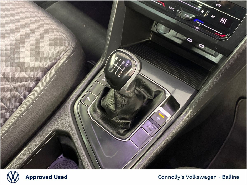 2023 Volkswagen Tiguan - image 15