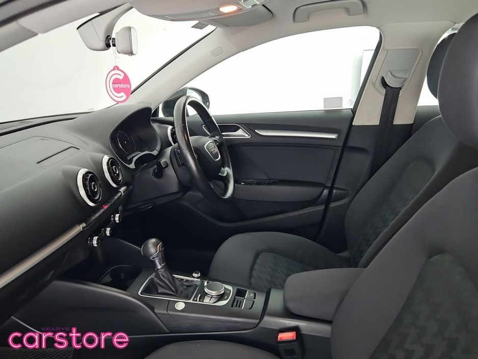 2016 Audi A3 - image 12