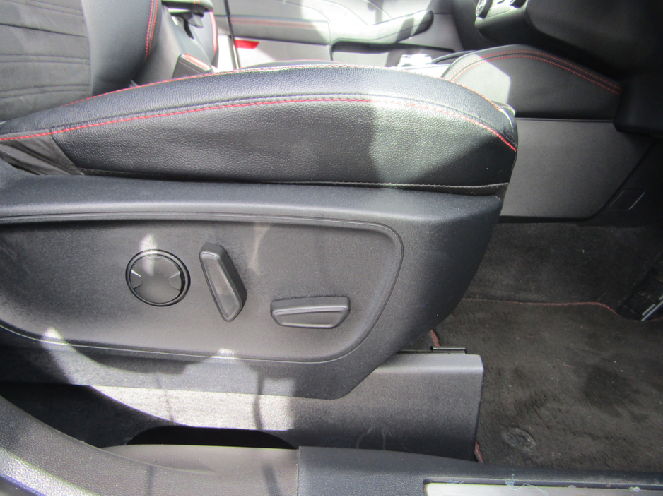 2022 Ford Kuga - image 11