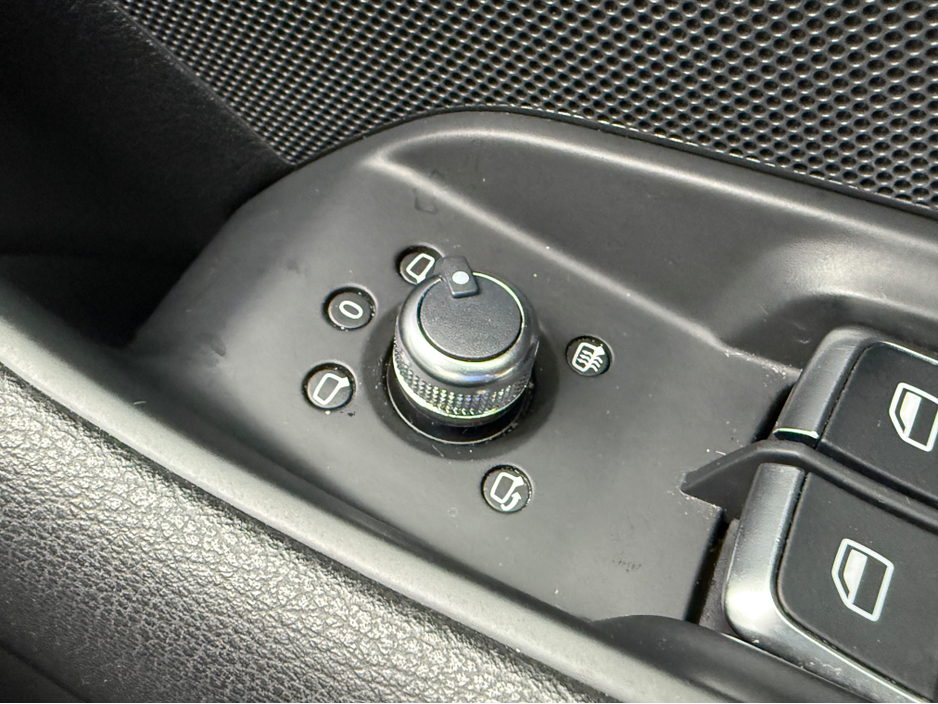 2016 Audi A3 HATCHBACK 1.4 AUTOMATIC * REAR VIEW CAMERA, PARKING SENSORS FRONT AND REAR, AUDI MULTIMEDIA, POWERED FOLDING HEATED MIRRORS, PADDLE SHIFT, ISOFIX CHILD SEAT ANCHOR POINTS, 16" ALLOYS * €15,950