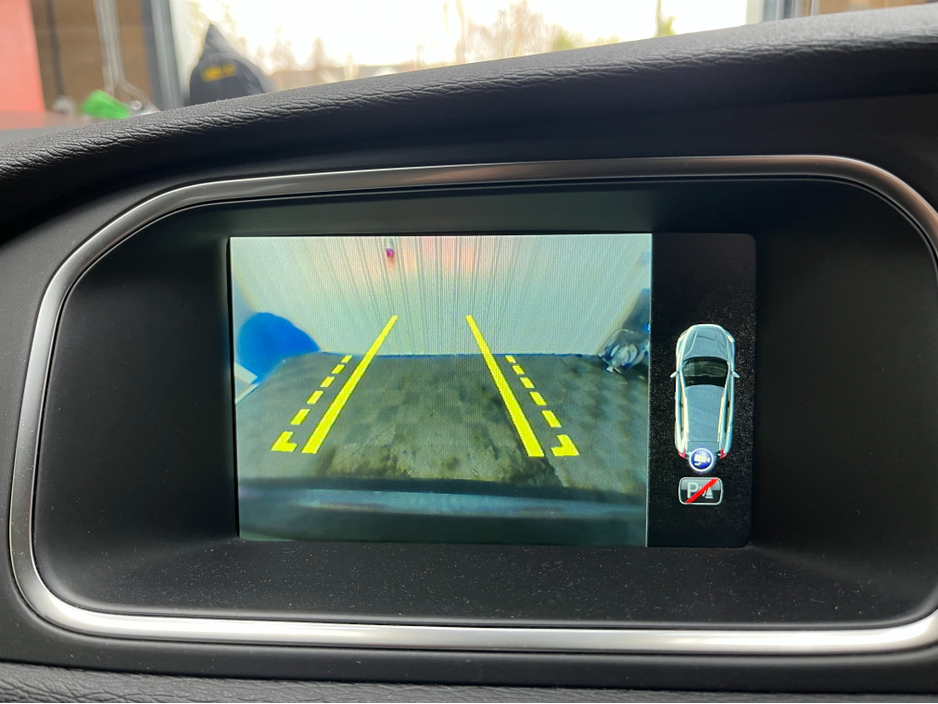 2016 Volvo V40 - image 20