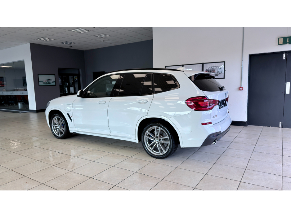 2021 BMW X3 - image 7