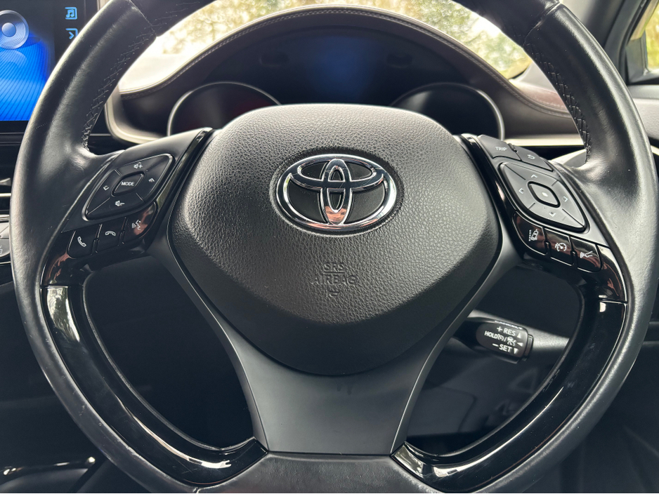 2018 Toyota C-HR - image 12