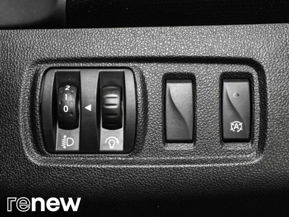 2018 Renault Clio - image 24