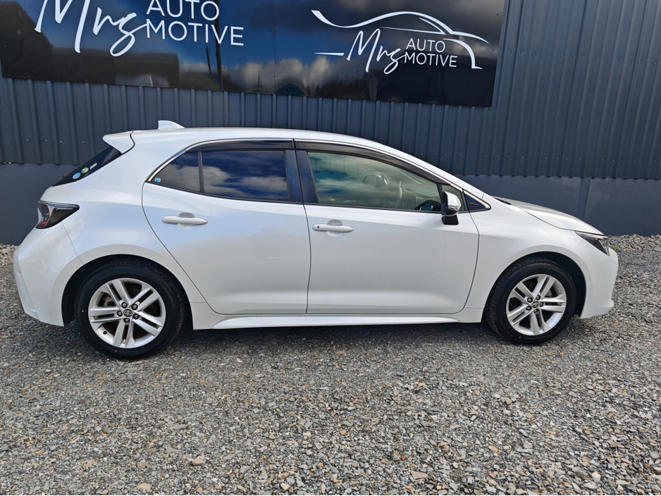 2020 Toyota Corolla - image 2