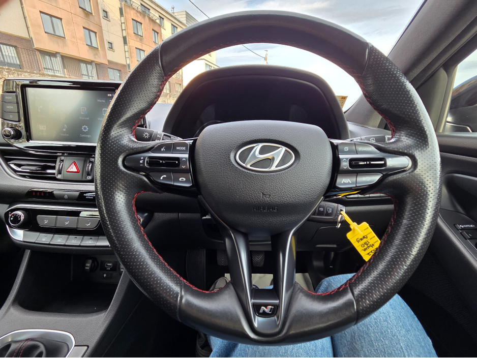 2022 Hyundai i30 - image 18