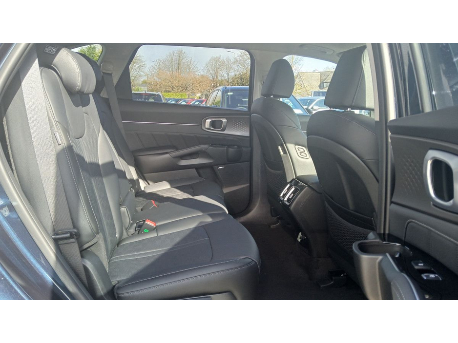 2026 Kia Sorento - image 6