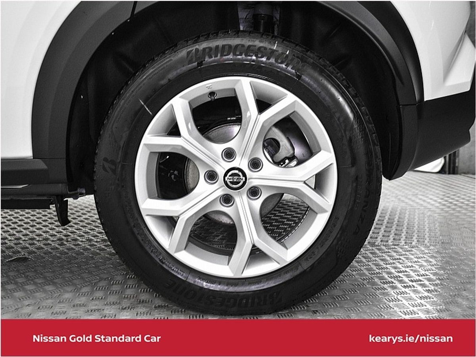 2020 Nissan Juke - image 8