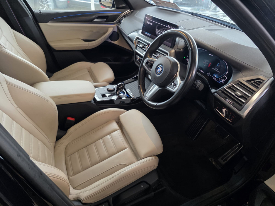 2023 BMW X3 - image 9