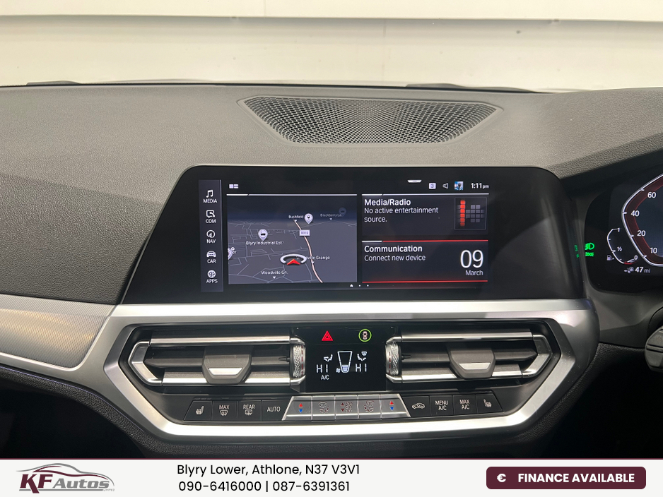 2022 BMW 3 Series - image 27