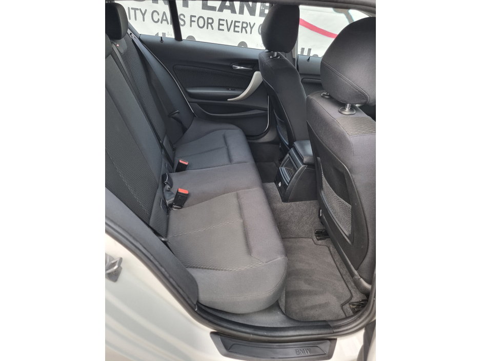 2015 BMW 1 Series - image 9