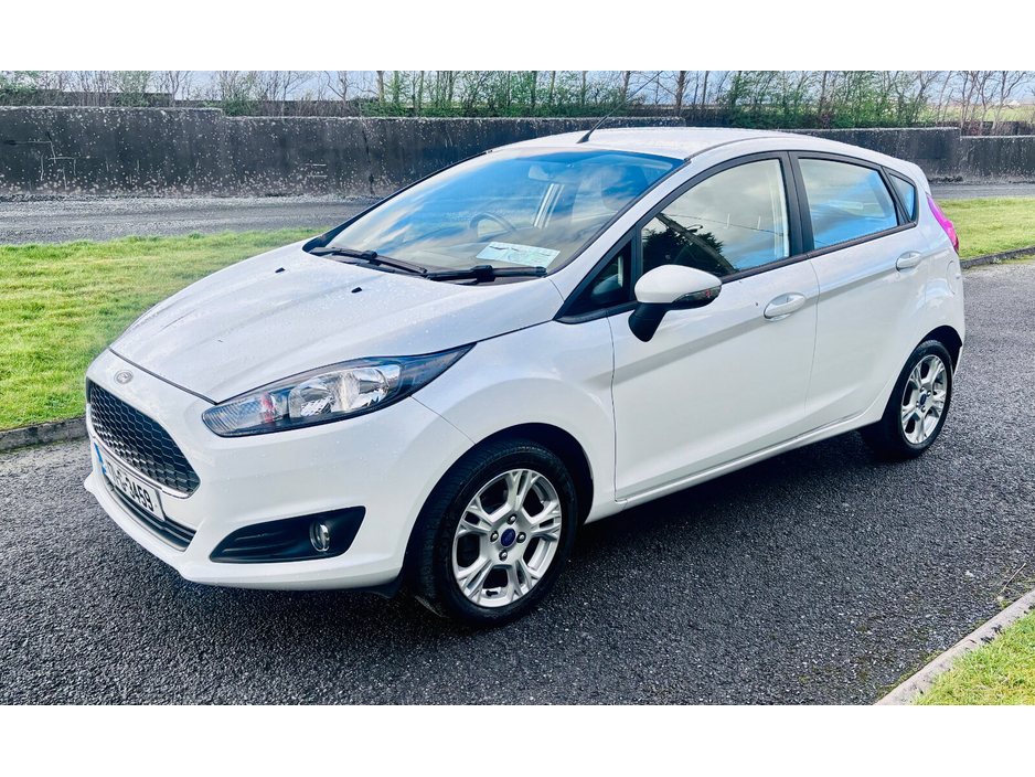 2017 Ford Fiesta - image 4